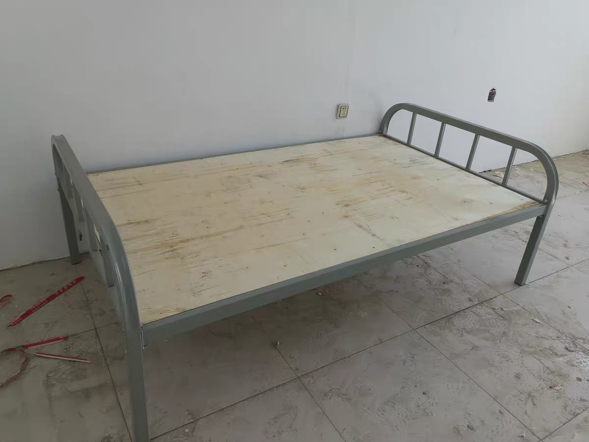 单人铁床  洪源  650.jpg